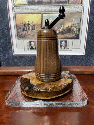 Black Walnut Hand Cranked Pepper/Salt Mill - Image 3